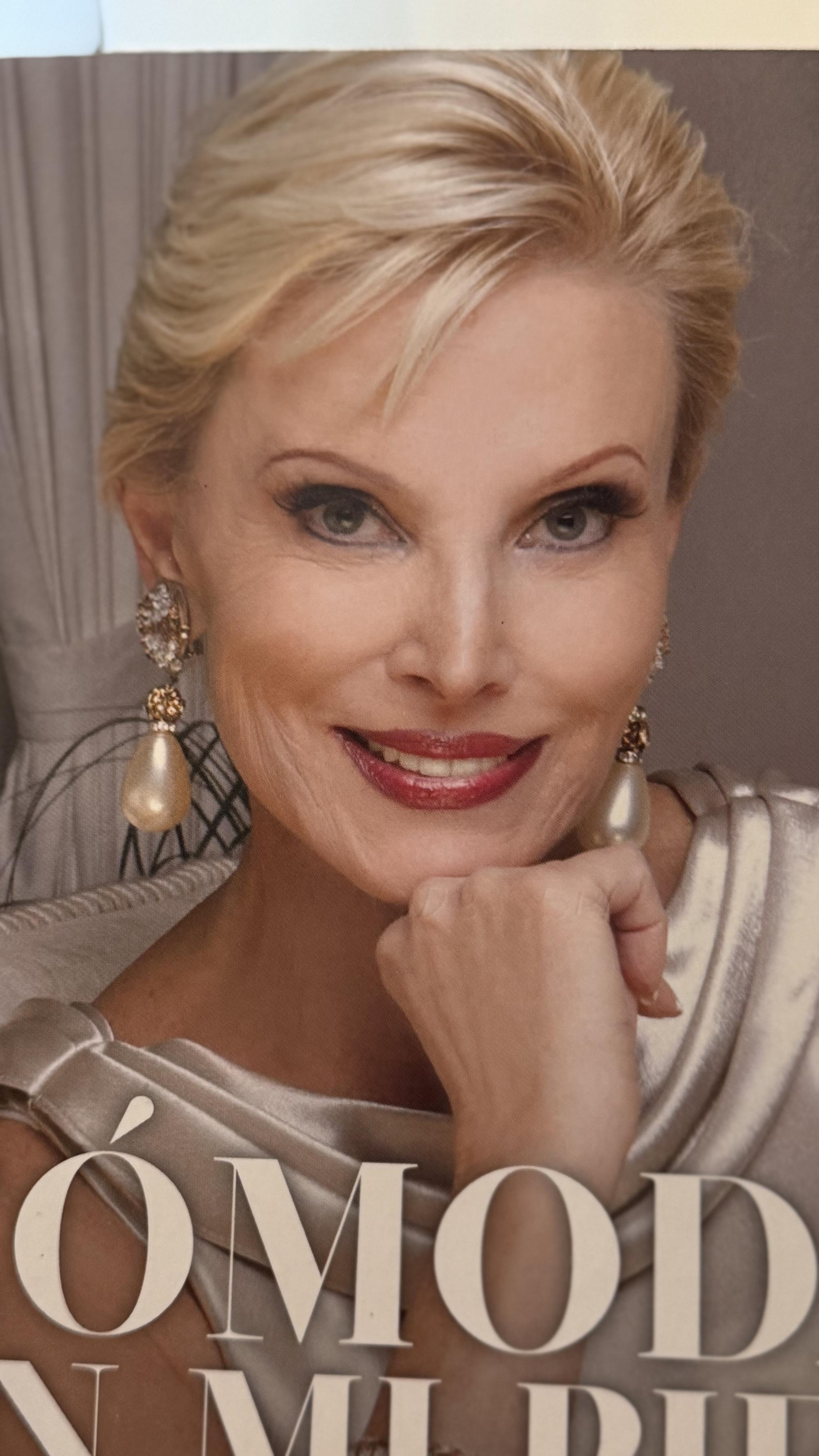 Raquel Portrait 9 - Retrato Raquel 9 - Rafael Corro